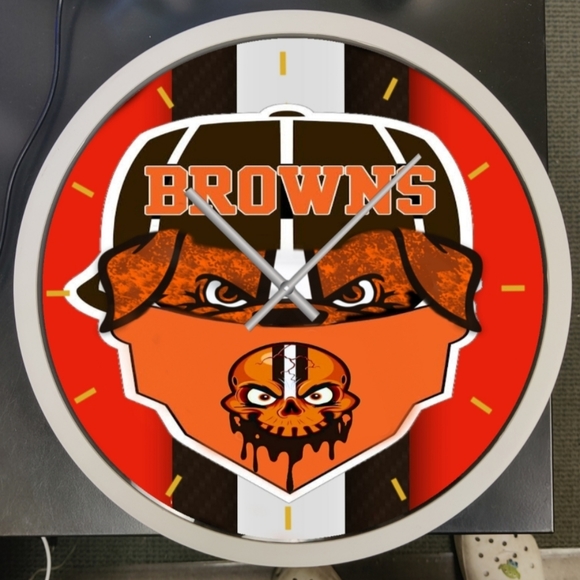 Cleveland Browns clock - Picture 4 of 4